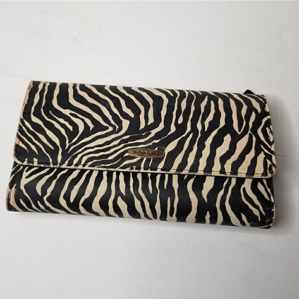 Fossil animal print wallet multiple pockets black interior